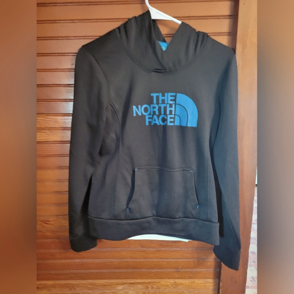 Size xs womans northface hoodie